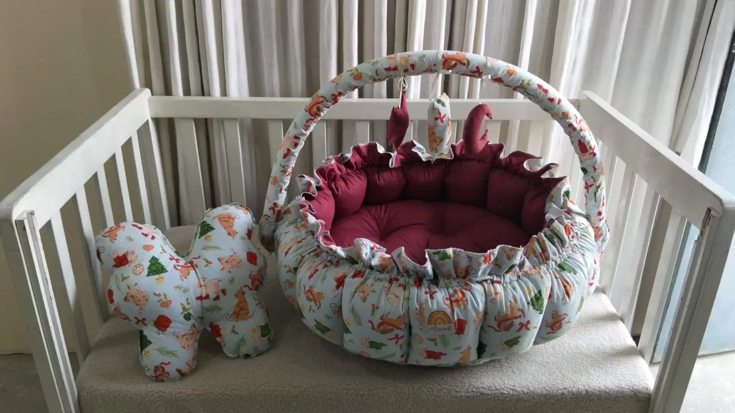 Printed Cotton Baby Round Cot with Pillow & Toy Hanging Rod – Maroon Cheer