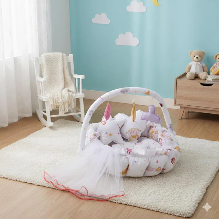 Printed Cotton Baby Round Cot with Pillows & Mosquito Net – White - Paidaish 