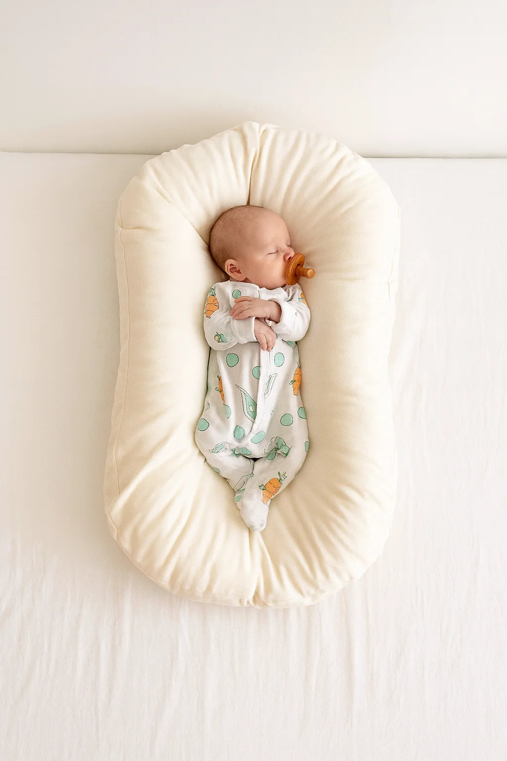 Newborn Baby Snuggle Bed / Baby Lounger – Off White - Paidaish 