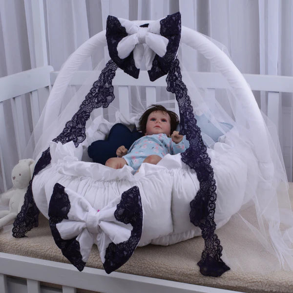 Luxury Baby Round Snuggle Bed with Soft Pillows & Mosquito Net – White - Paidaish 