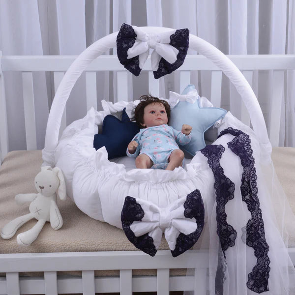 Luxury Baby Round Snuggle Bed with Soft Pillows & Mosquito Net – White - Paidaish 