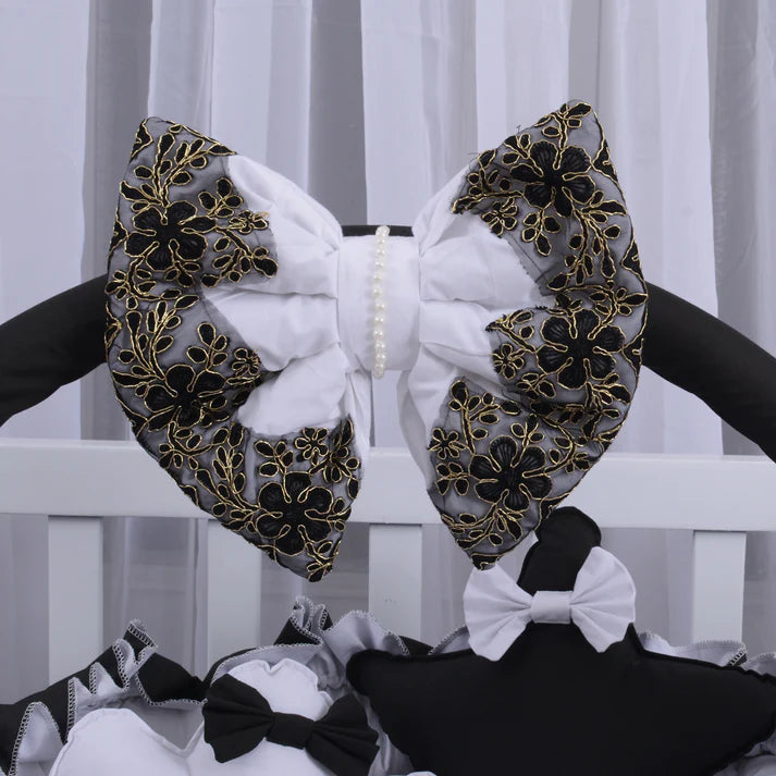 Luxury Baby Round Snuggle Bed with Pillows and Net- Black & White