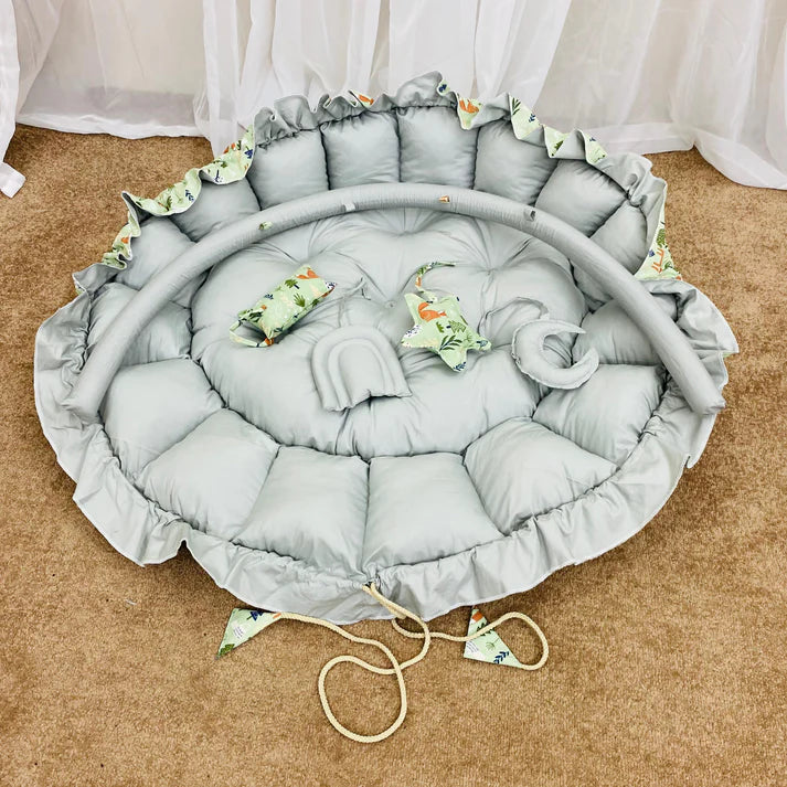 Printed Cotton Baby Round Snuggle Bed with Pillows-Little Trees