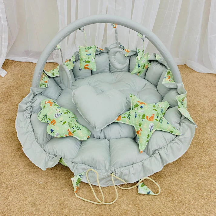 Printed Cotton Baby Round Snuggle Bed with Pillows-Little Trees