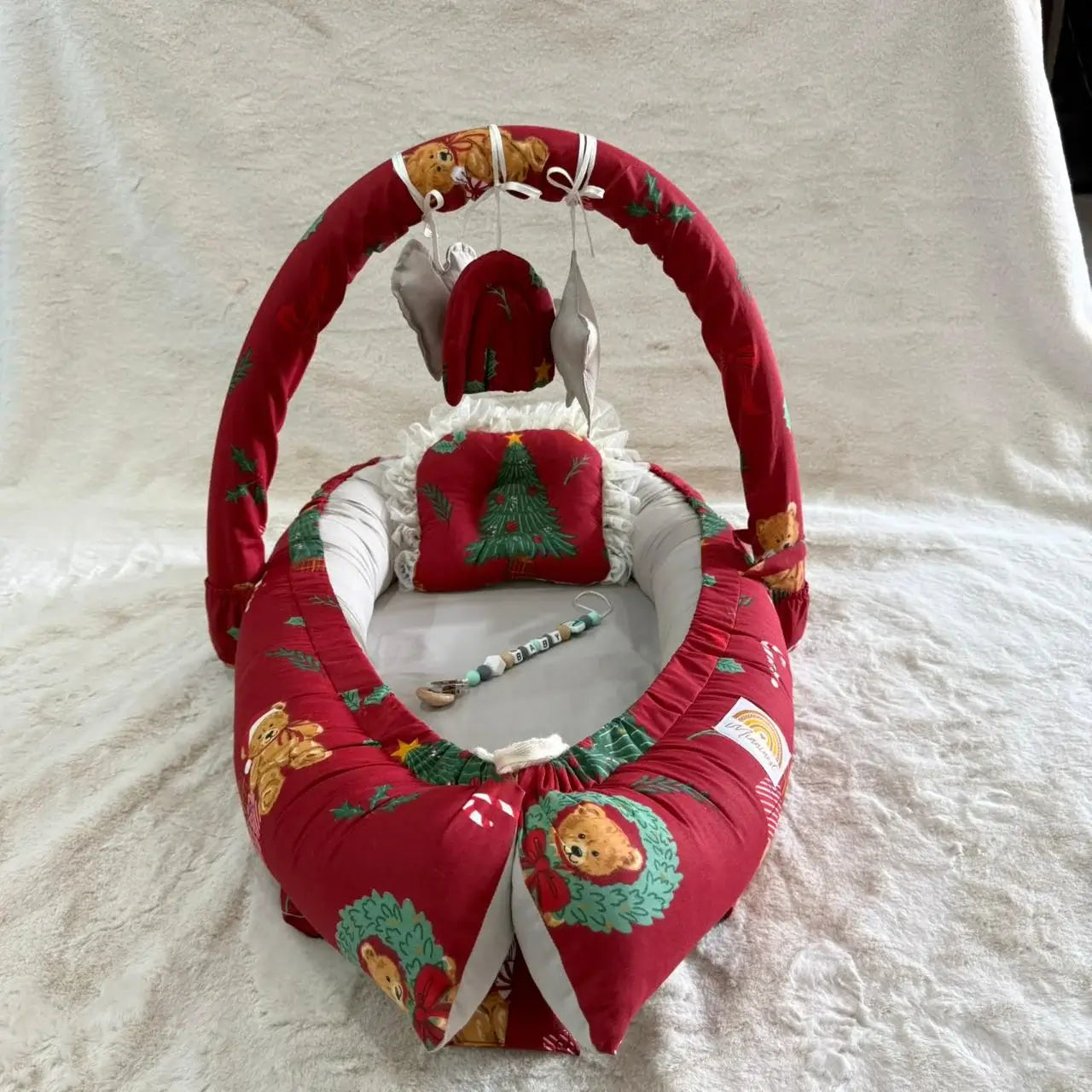 Printed Cotton Baby Snuggle Set with Mosquito Net, Pillow & Toy Rod – Beige Teddy 🧸