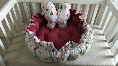 Printed Cotton Baby Round Cot with Pillow & Toy Hanging Rod – Maroon Cheer